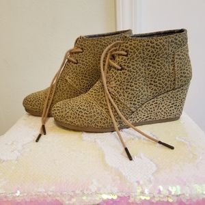 TOMS Wedge ankle bootie